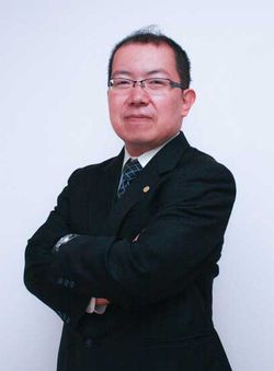 大阪長居の行政書士の斎藤和志の写真